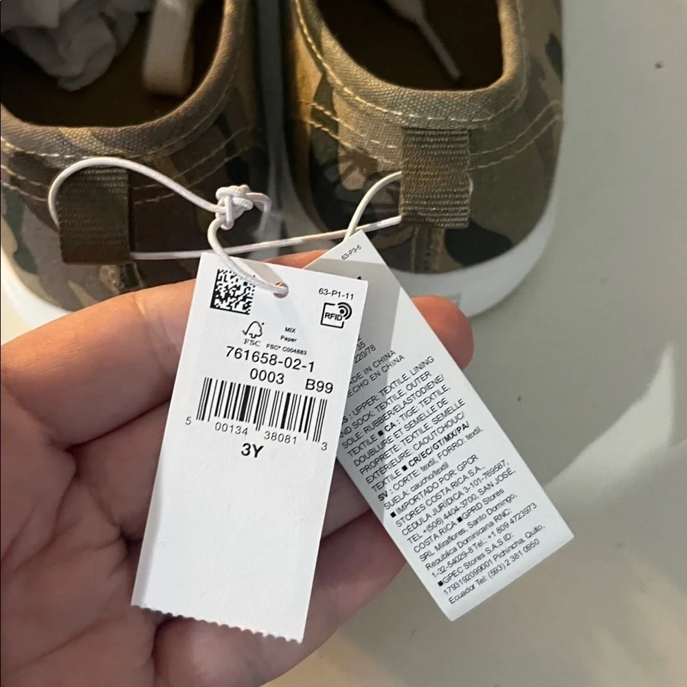 New Old Navy Kids Boys Girls Camouflage Camo Canvas Shoes Size 3 NWT